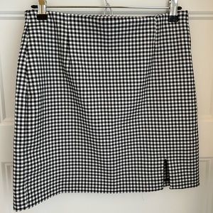 ✨2 for 15$✨Mini skirt with front slit - Dynamite